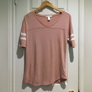 SWS Essentials V-Neck Short Sleeve Tee in Dusty Rose with White Stripe Sleeves